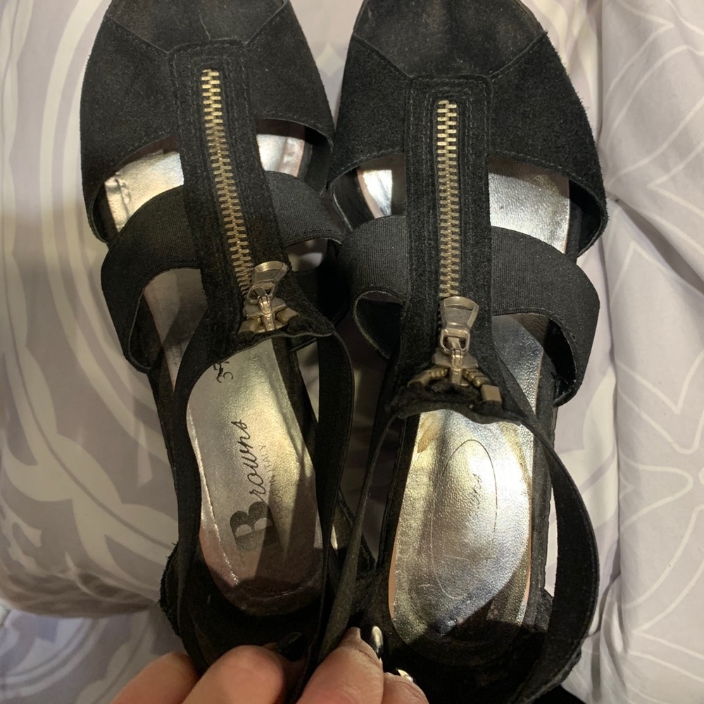 Brand new browns heels